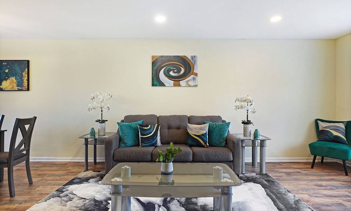 Fox Valley House | Naperville FHS Rental - Woodview Ct