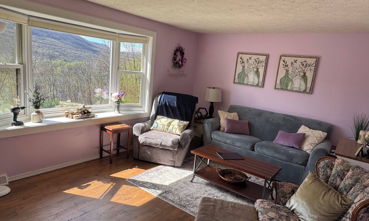 Naples House | Naples NY Wine Country Finger Lakes Gem