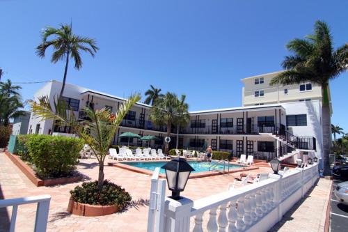 Central Beach Hotel | Napoli Belmar Resort