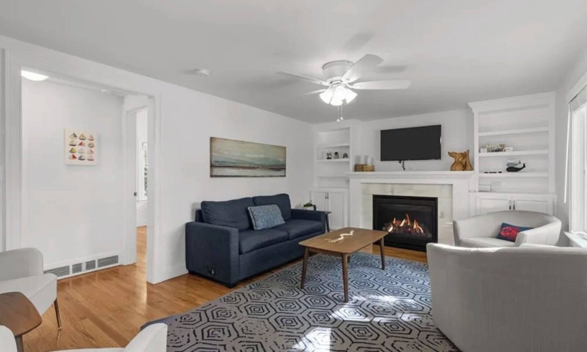 Saunderstown House | Narragansett Beach House - Across from Narrow River