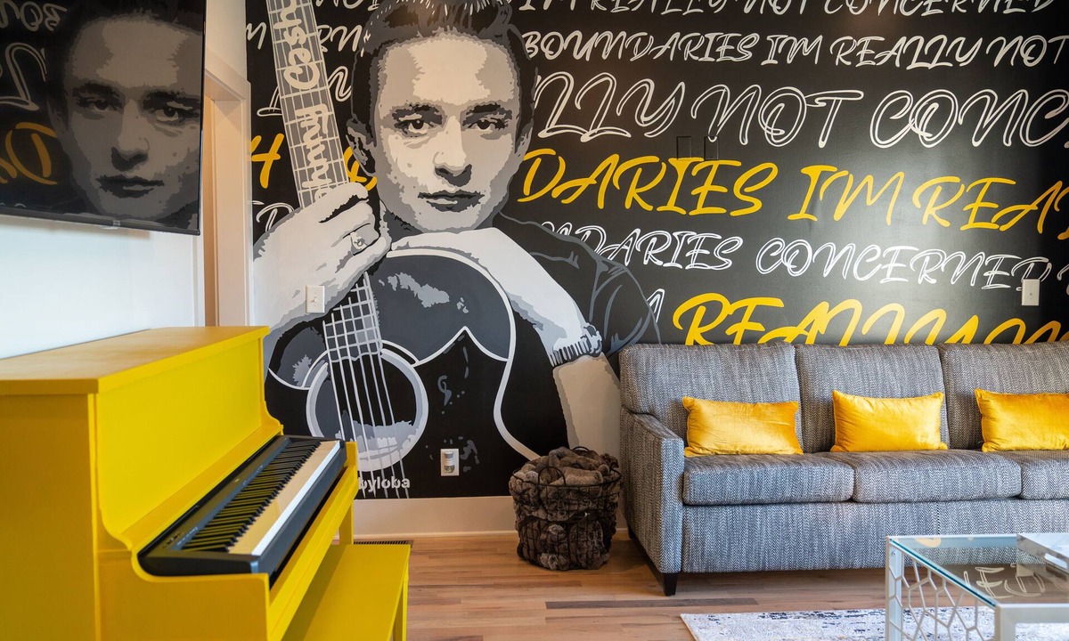 Hillsboro Village House | Nashville ideal group getaway