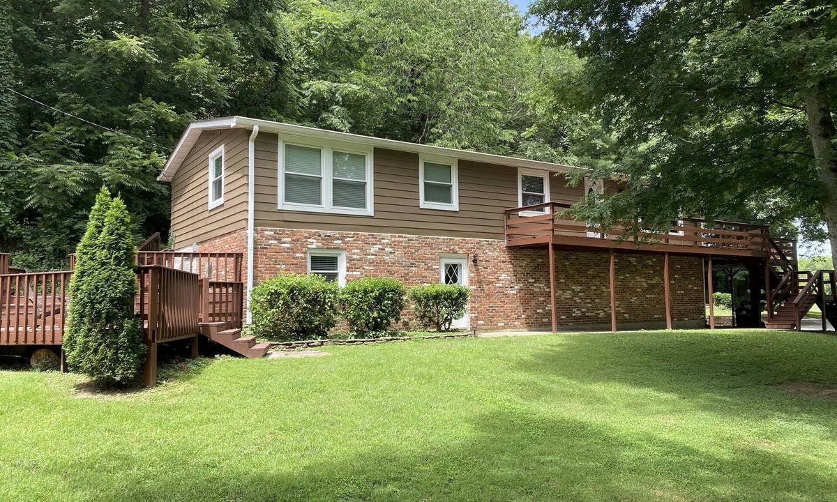 Brentwood House | Nashville’s Mill Creek Cottage Nolensville, TN