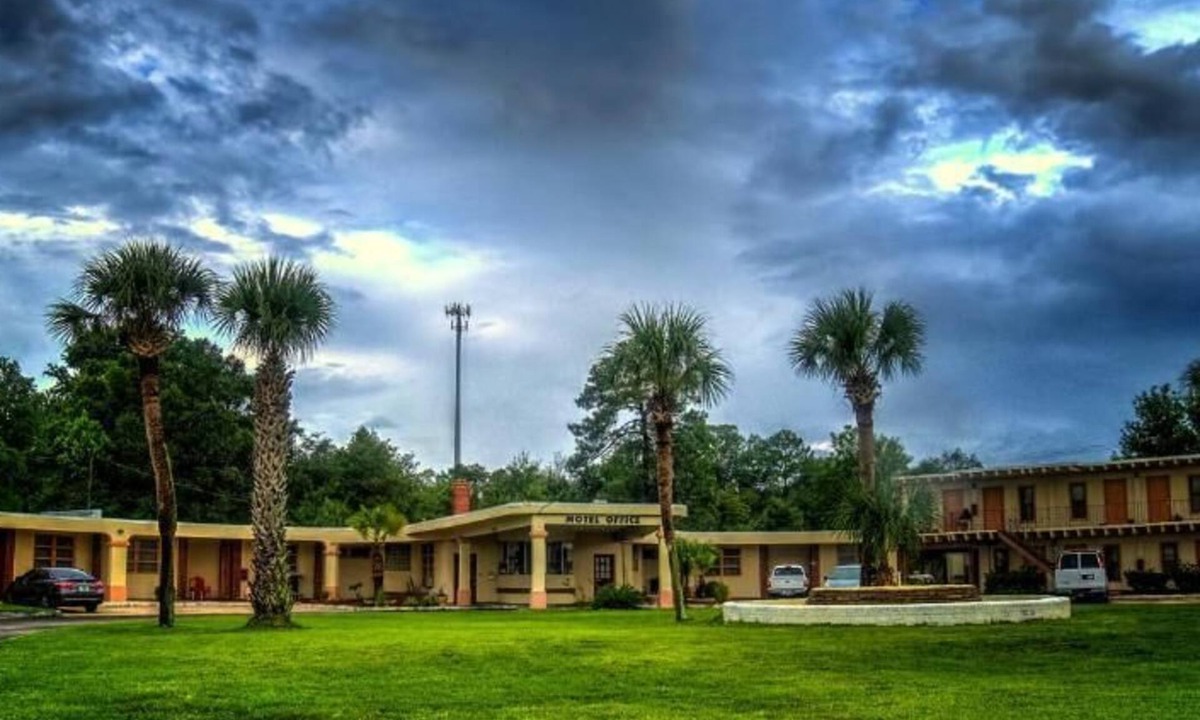 Yulee Hotel | NASSAU HOLIDAY MOTEL