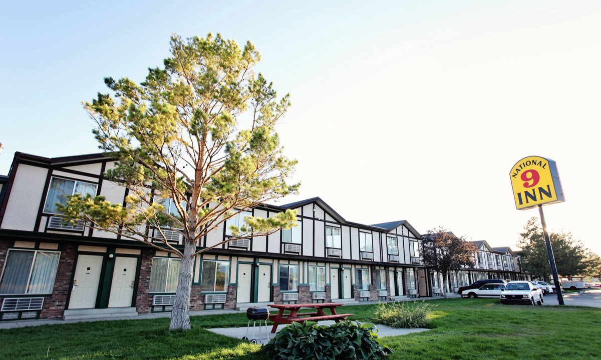Price Hotel | National 9 Price