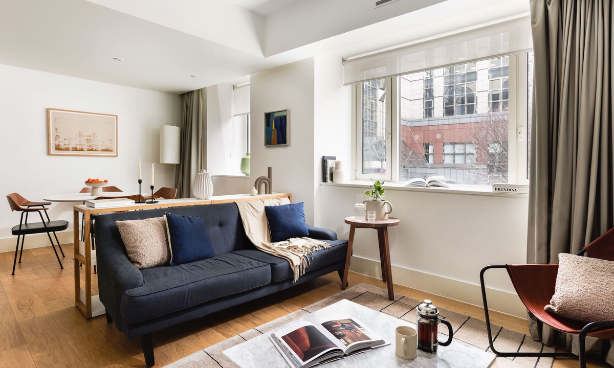 Tower Hill Apartment | Native Tower Bridge