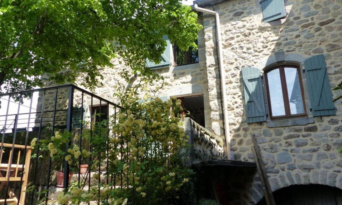 Largentiere House | Natural stone house "La Maison d'Anna Thémé" in the south of France for up to 12 people.