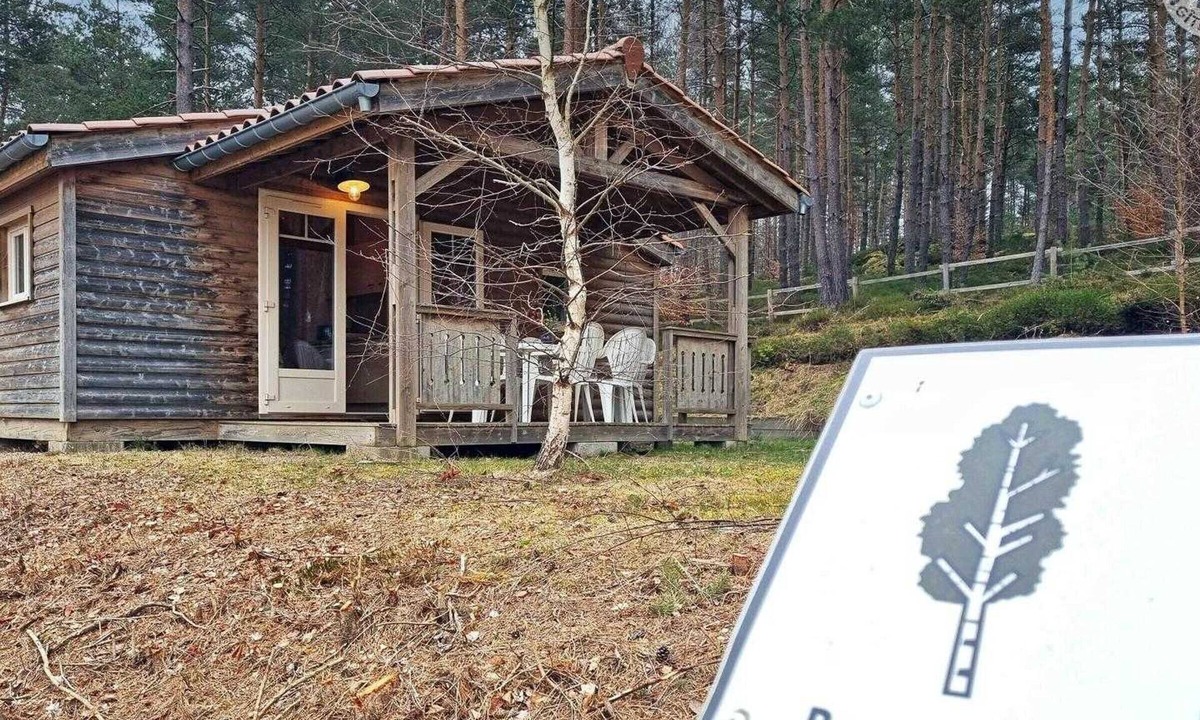 Usson-en-Forez Cottage | Nature chalet, pets welcome - 6 guests