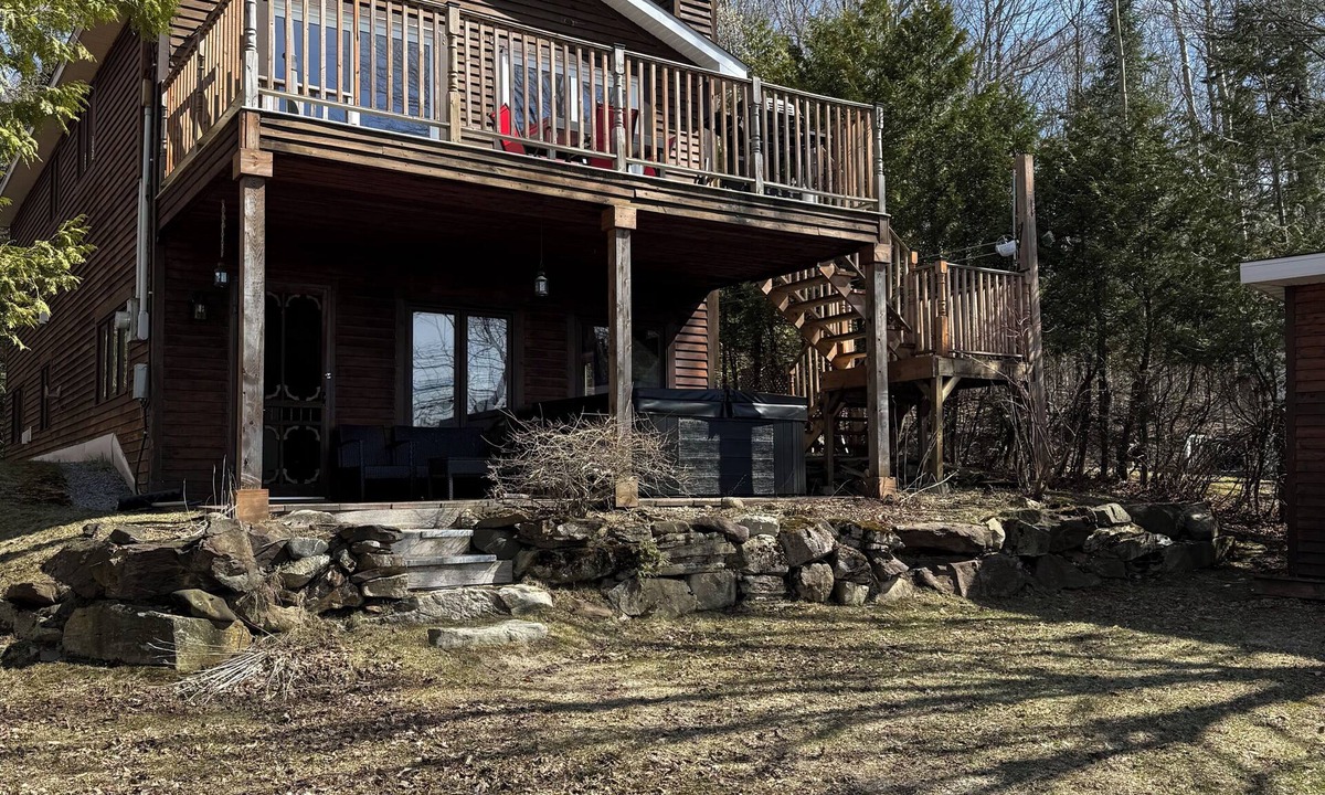 Coaticook Ski Chalet | Nature cottage on Lake Lyster - Kayak & Spa