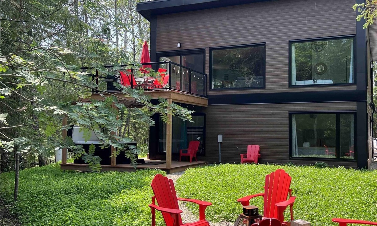 Baie-St-Paul Ski Chalet | Nature de Charlevoix 7: Nature Views & Hot Tub