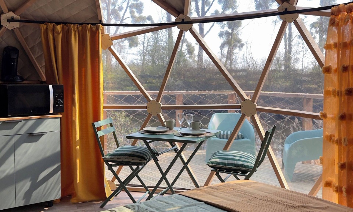 Bischoffsheim House | Nature Dome & Jacuzzi at Blue Grass Ranch