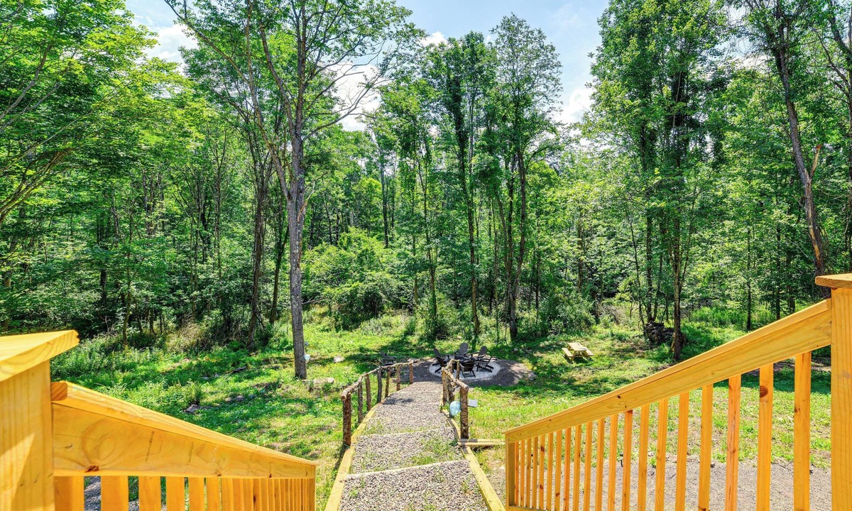 Unadilla Cabin | Nature Escape in Unadilla: Modern Home w/2 Decks