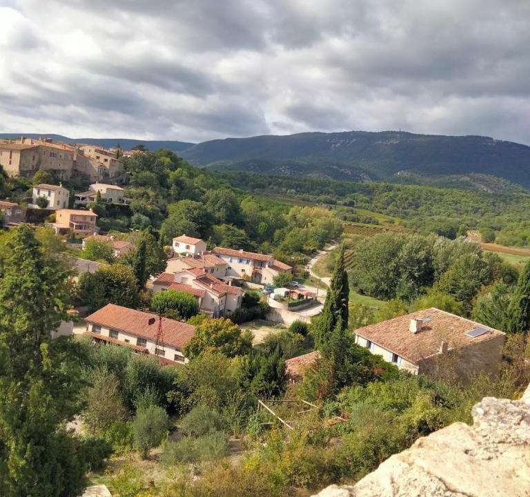 Cabrieres-dʼAigues Bed & Breakfast | Nature