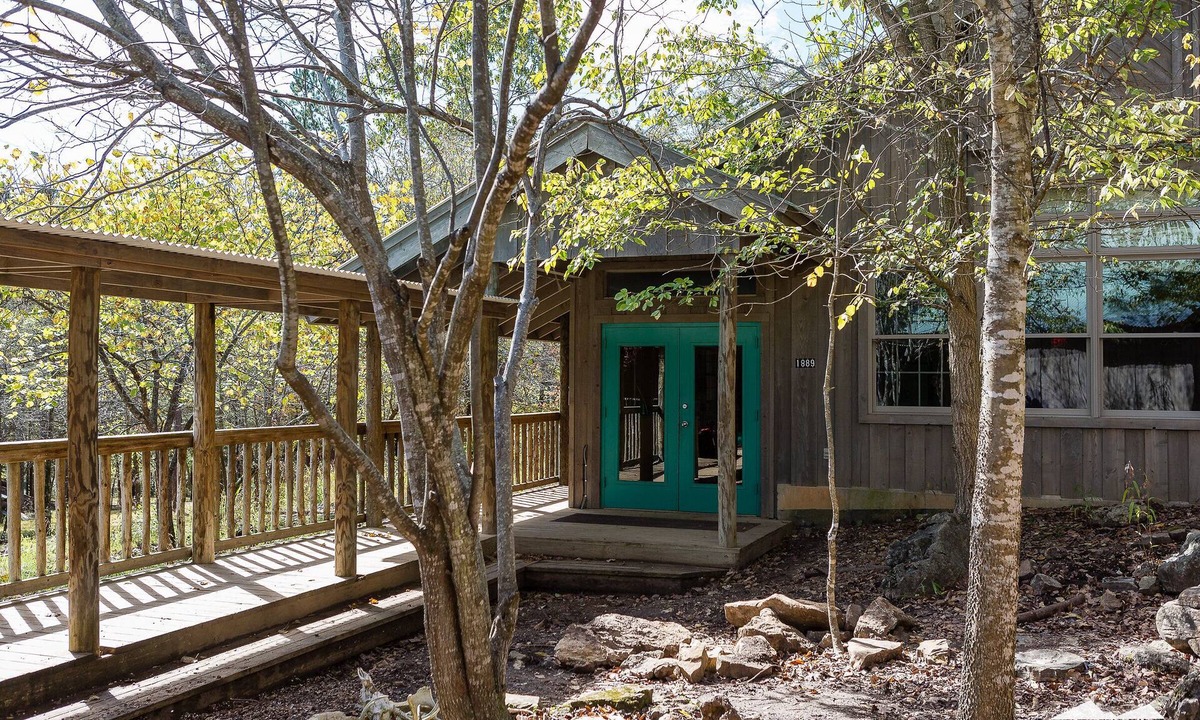Huntsville Cabin | Nature Lovers Retreat for Weddings, Reunions & Gatherings