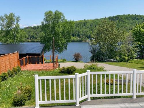 Saint-Felix-d'Otis Ski Chalet | Nature Pool Table & Water Access - Le Highland