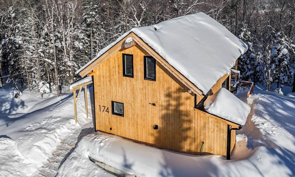 Sainte Rose du Nord Ski Chalet | Nature & Relaxation | Chalet du Sommet