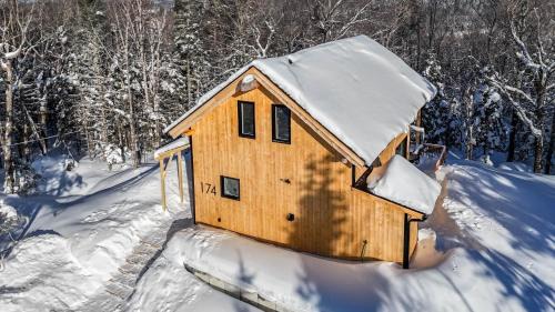 Sainte Rose du Nord Ski Chalet | Nature & Relaxation - Chalet du Sommet