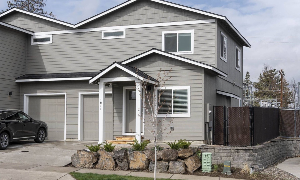 Larkspur House | Nature's Best Townhome