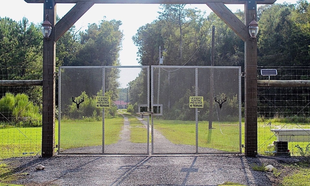 Salem House | Nature's Getaway