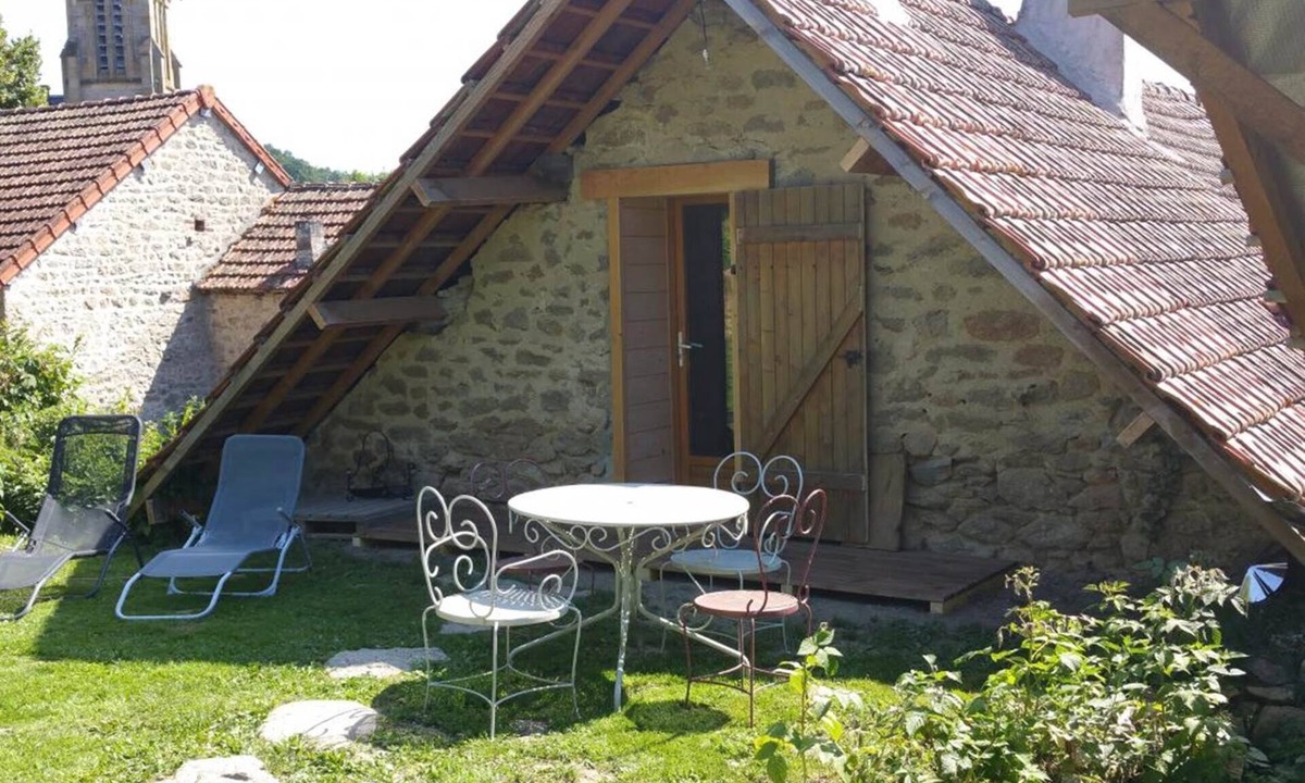 Broye House | Nature-themed Bed and Breakfast