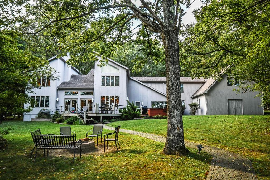 Blakeslee House | Natures Retreat