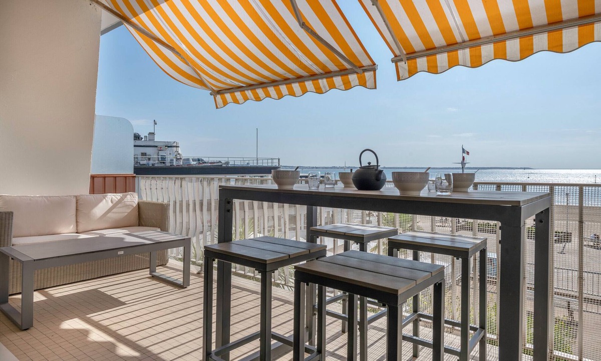 Le Pouliguen Apartment | Nau's beach, seaview, beautiful flat for 6