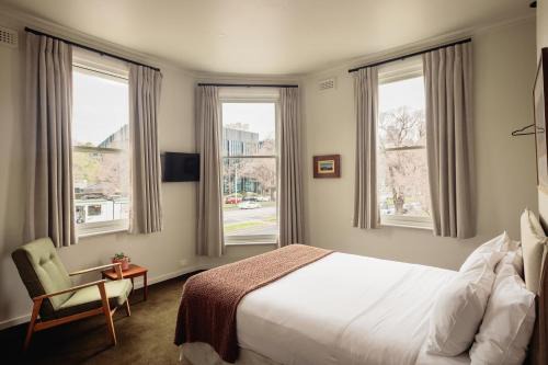 Parkville Hotel | Naughtons Hotel