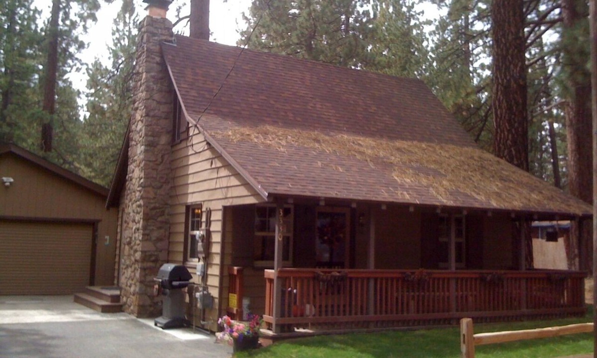 Bijou Pines Cabin | “Naughty but Nice" Knotty-Pine Cabin