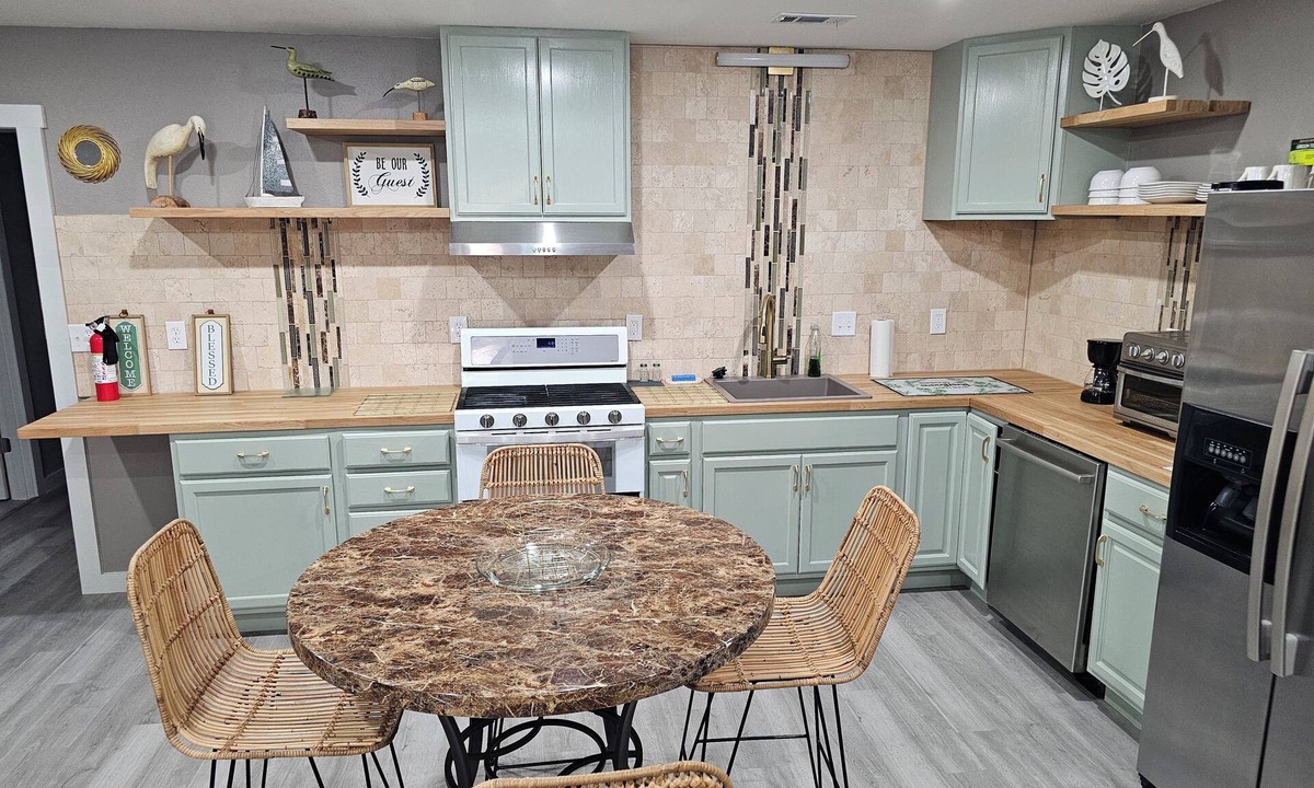 Joplin House | Nautical 3-bedroom house in downtown Joplin, close to shopping and coffee shops.