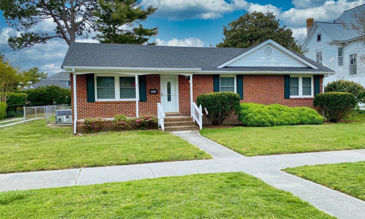 Cape Charles House | Nautical Miles - Chesapeake Properties