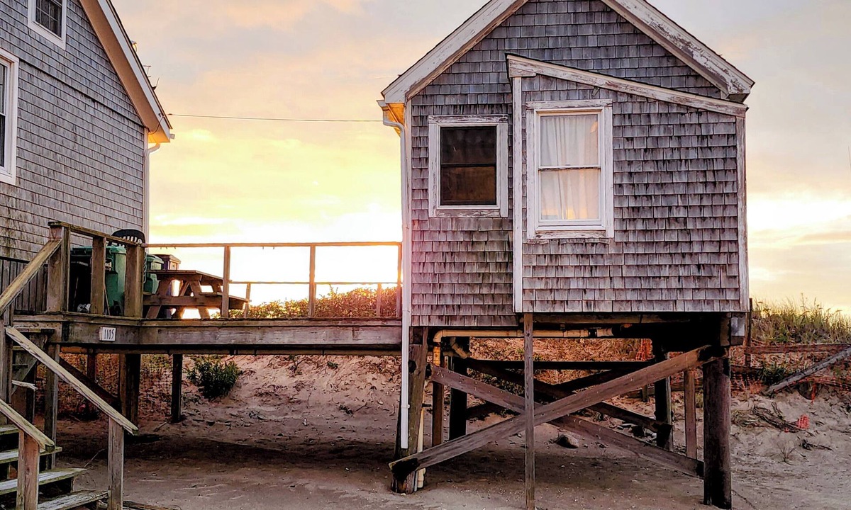 Jerusalem Cabin | Nautical Nook - Beachfront Vacation Rental