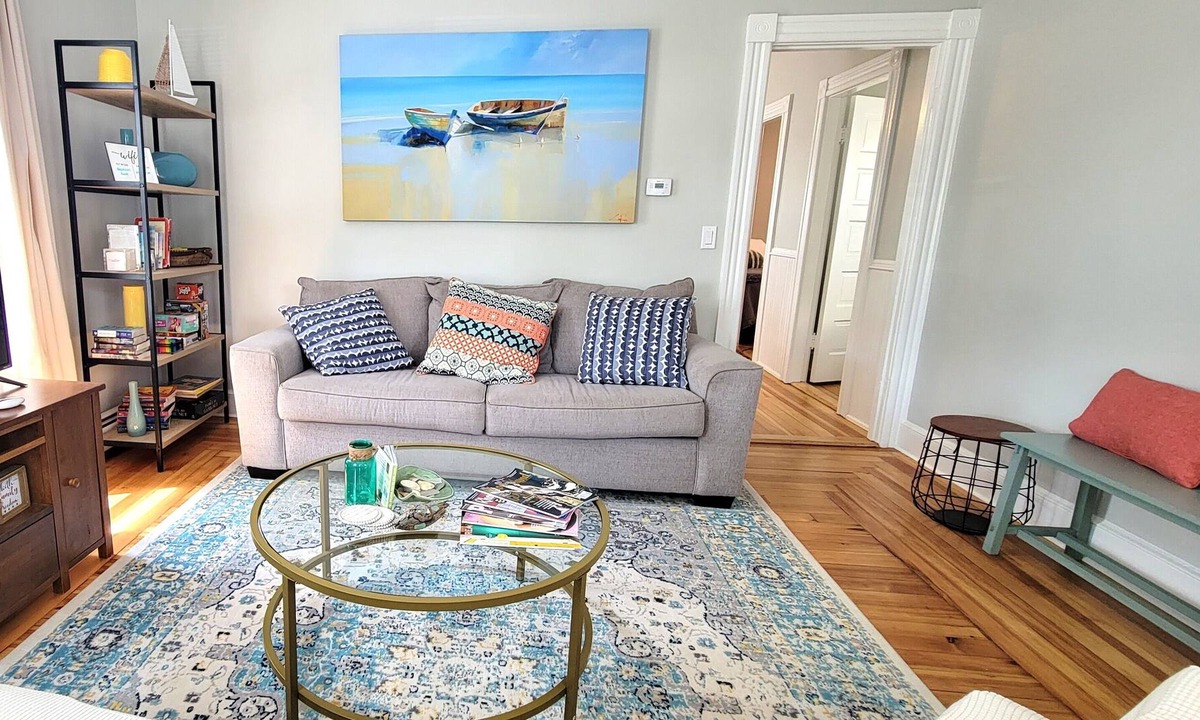 Bristol Apartment | Nautical Nook | Serene 3BR Apt Downtown by Harbor