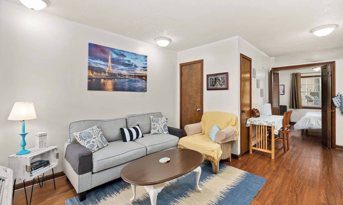 Alexandria Apartment | Nautical+Queen Bed+Convenient+ Team Ponytail