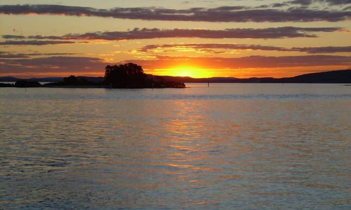 Soldiers Point Bed & Breakfast | Nautilus House Bed & Breakfast