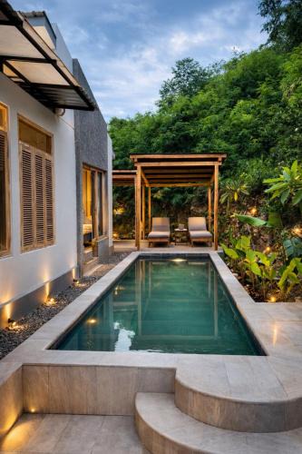 Labuan Bajo Villa | Nautilus Private Villa in Labuan Bajo with Pool