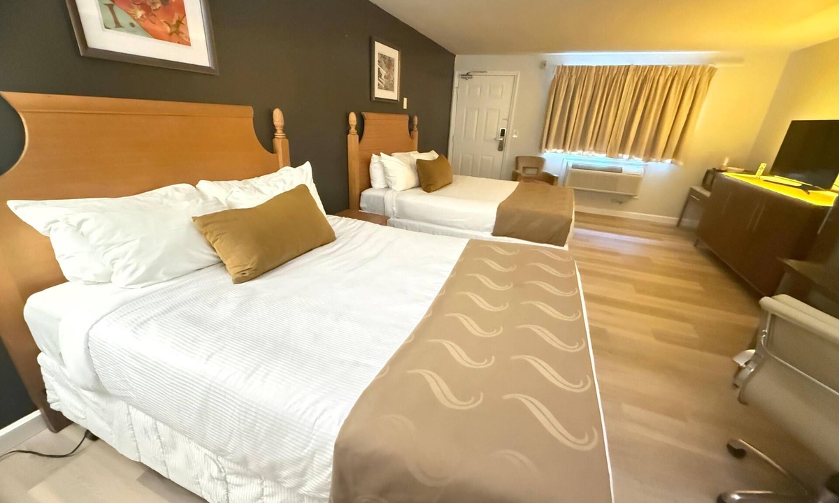 West Hills Hotel | Naval Suites By FairBridge