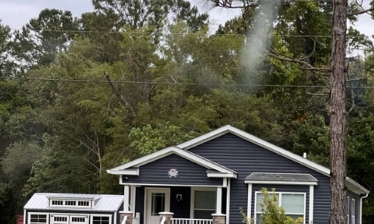 Southport House | Navigation Blue - Beach Escapen3 bedroom 2 bath private home