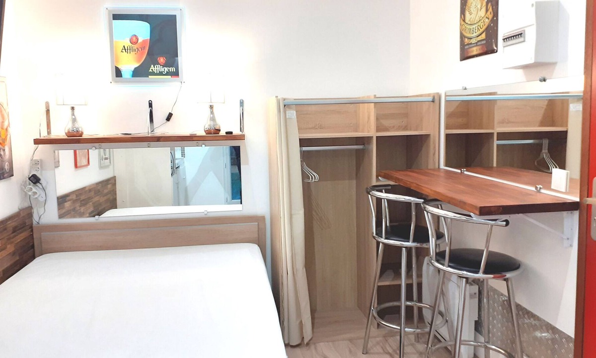 Annesse-et-Beaulieu Apartment | (N°07) Nice quiet studio with free private parking