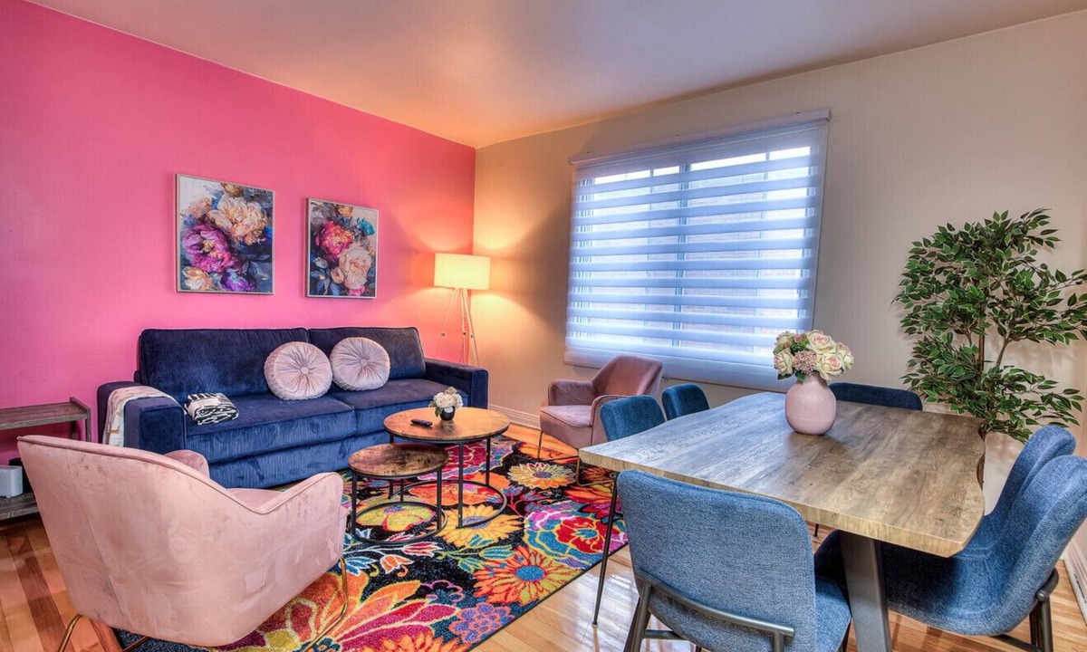Monkland Village Apartment | NDG & Montreal getaway