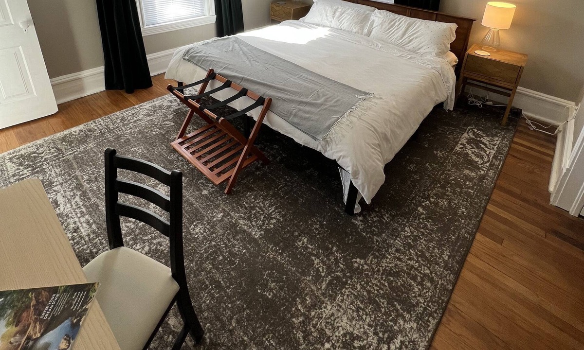 Northeast Minneapolis Arts District Apartment | NE Minneapolis Brick Beauty- Unit 2