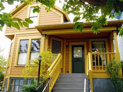 Eliot Apartment | NE Portland Oregon Modern Victorian Duplex