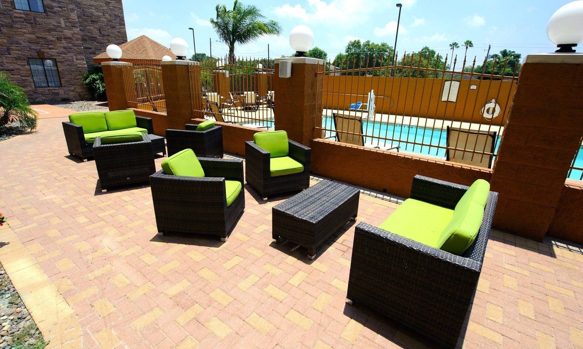 South Side Condo | Near Area Beaches | Free Breakfast!