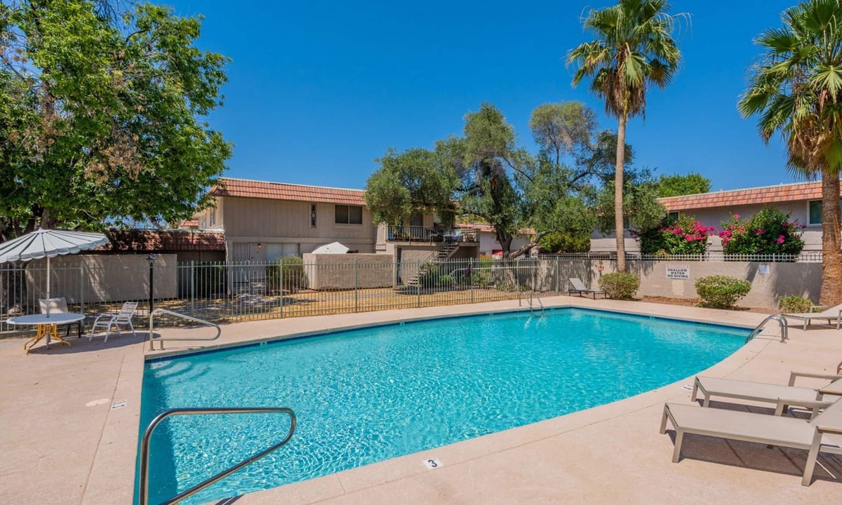 The Lakes Condo | *Near ASU *Long Stays Welcome* Pool~Sundevil Stay