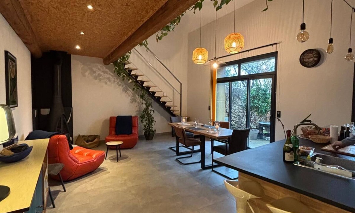 Pouzolles House | Near Béziers unusual house, "LOFT VIGNERON".