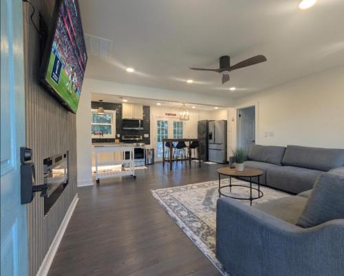Smyrna House | Near Battery Games Firepit Kitchen Laundry Patio