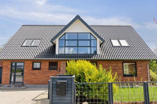 Hvalpsund Villa | Near Beach And Golf With Multi-Purpose Room