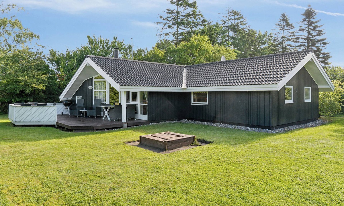 Store Kongsmark House | Near beach center quiet and secluded lot
