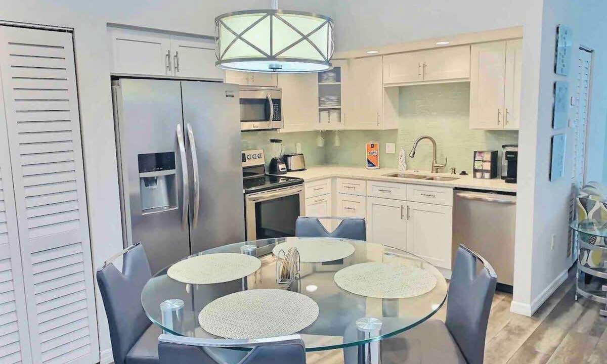 Bradenton House | Near Beaches & IMG Academy, Mins to Downtown