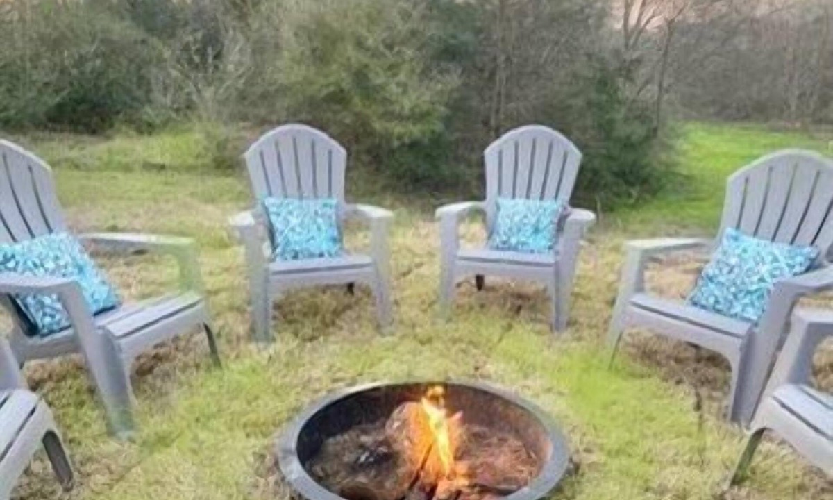 Bryan House | NEAR BRAZOS COUNTY EXPO CENTER. ENJOY FRESH AIR AND STARRY NIGHTS.