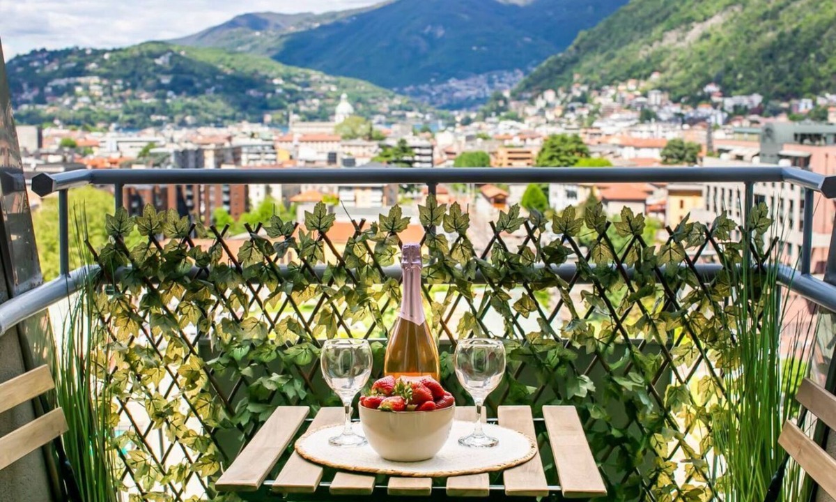 Como Apartment | Near Como Borghi (10 Floor Studio)