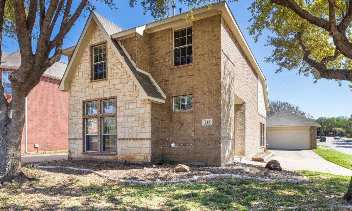 Euless House | Near DFW Airport + Sleeps 6 - Catch World Cup Fun